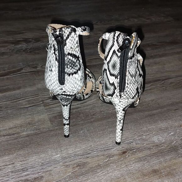 Shoe Republic LA faux snakeskin strappy heels Sz 7.5 - Picture 4 of 10